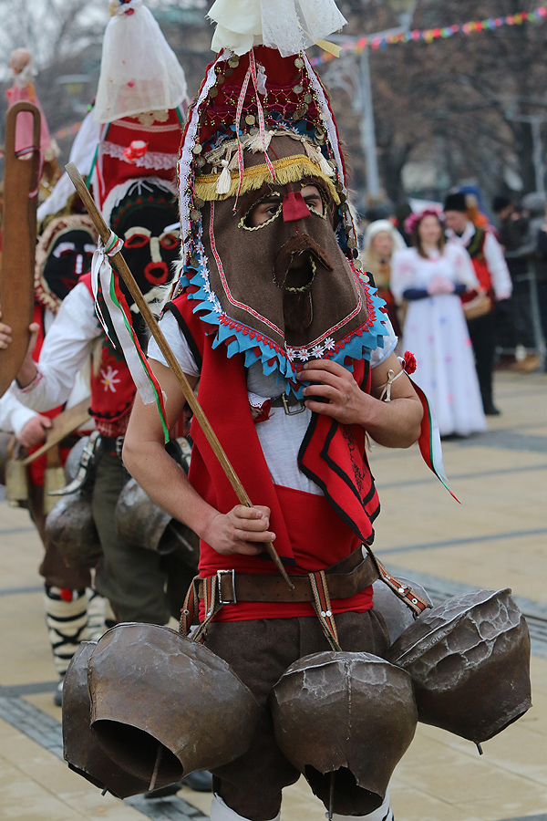 "Сурва" в Перник