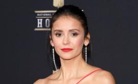  Нина Добрев 