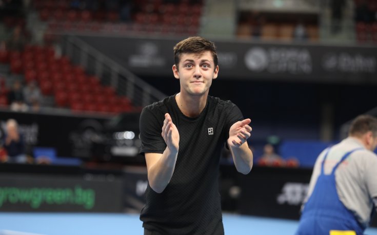 След два спасени мачбола: Приказката на Алекс Лазаров на Sofia Open продължава!