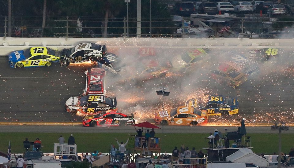 Брутална катастрофа с 21 болида на Daytona 5001