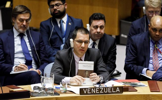 Каракас поиска среща между Тръмп и Мадуро