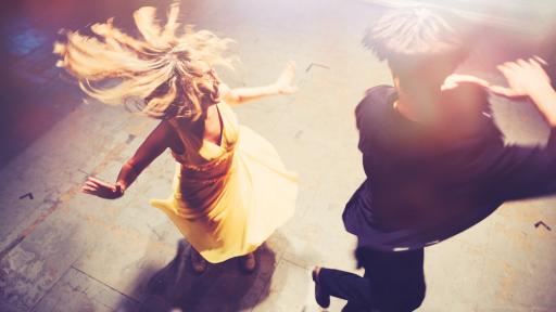  <p>Танцовите зали и сцените за изкуства отварят врати</p> 