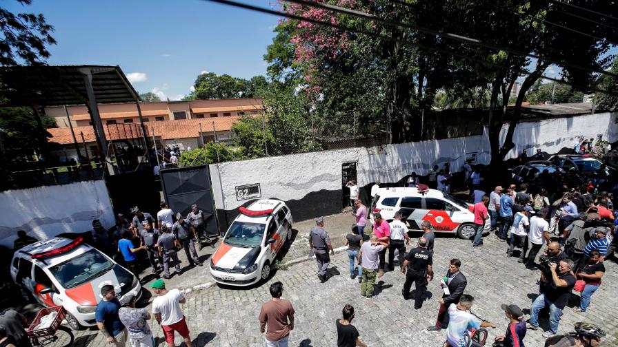 Стрелба в училище в Бразилия, шест деца загинаха