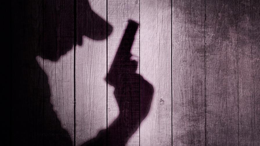  Мъж простреля някогашната си жена 