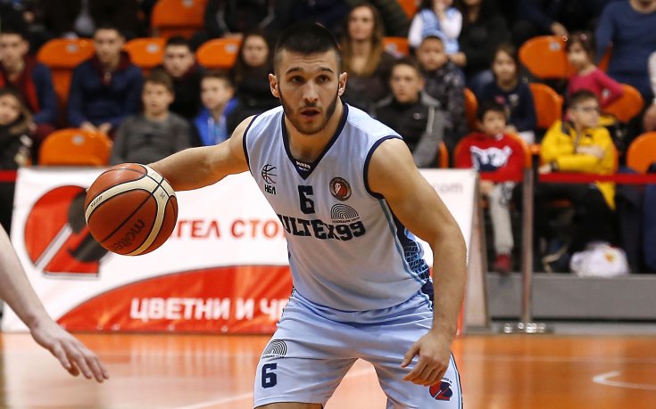 Пловдивският Академик без ценен гард срещу Берое