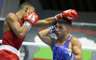 Българският боксьор Даниел Асенов остана със сребърно отличие на Европейските