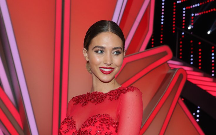 Коя е ослепителната красавица до Марио Гьотце?