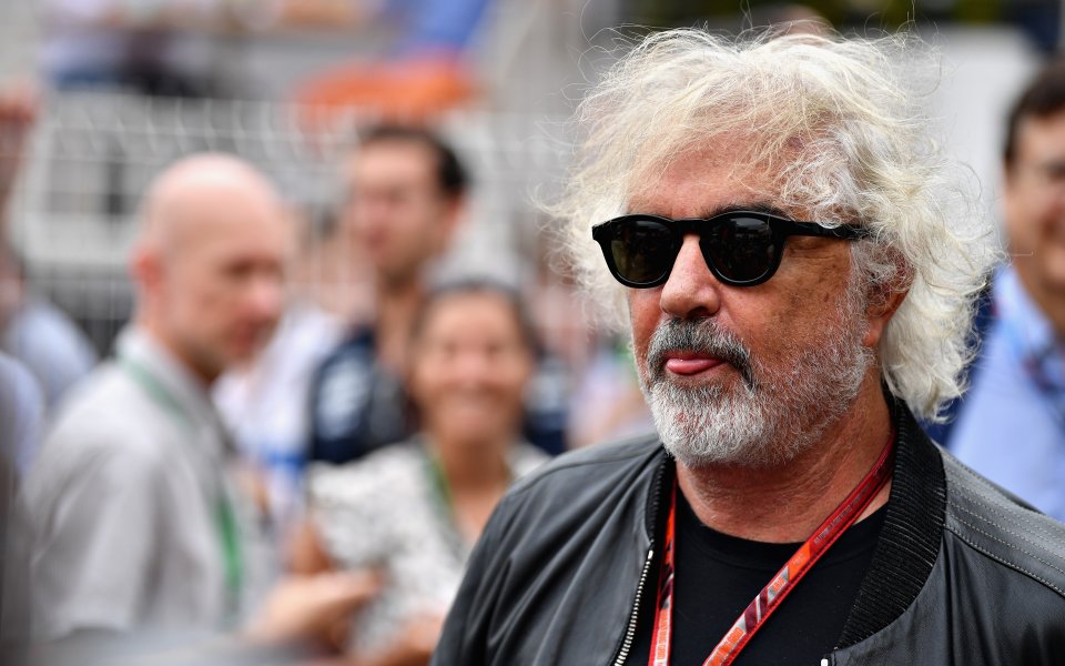 Бившият изпълнителен директор на Формула 1 Флавио Бриаторе е приет