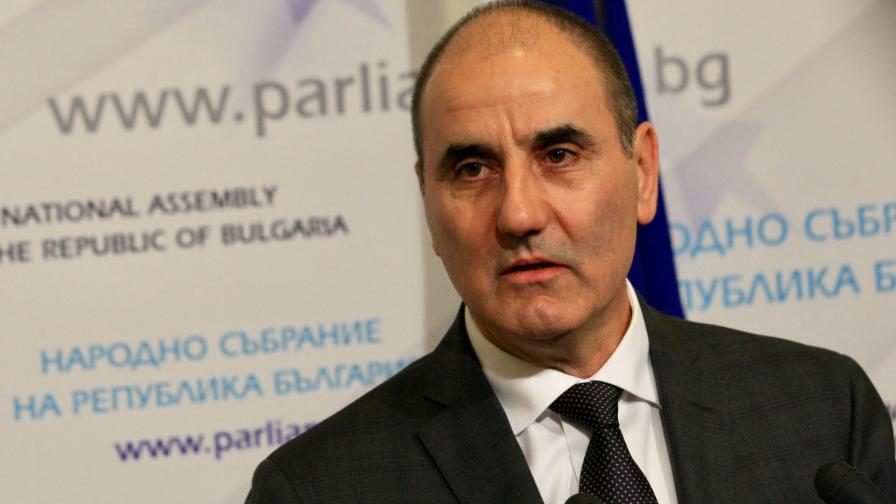 Цветанов: Няма да имаме кандидат с обвинение за пране на пари