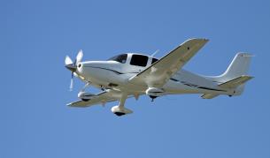 <p>Самолет дезинфекцира Карнобат срещу коронавируса&nbsp;</p>