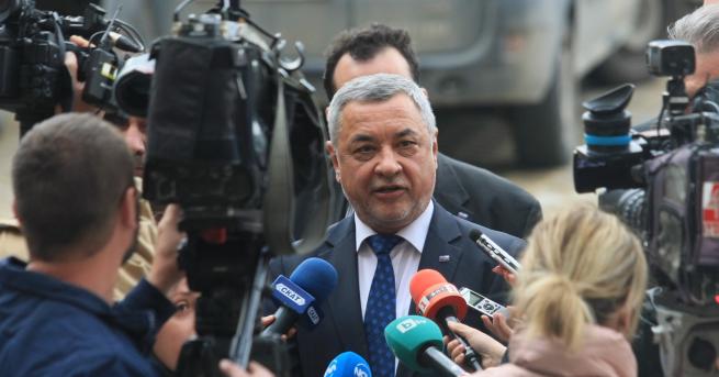 България Валери Симеонов В ГЕРБ оставките са принудителни За мен