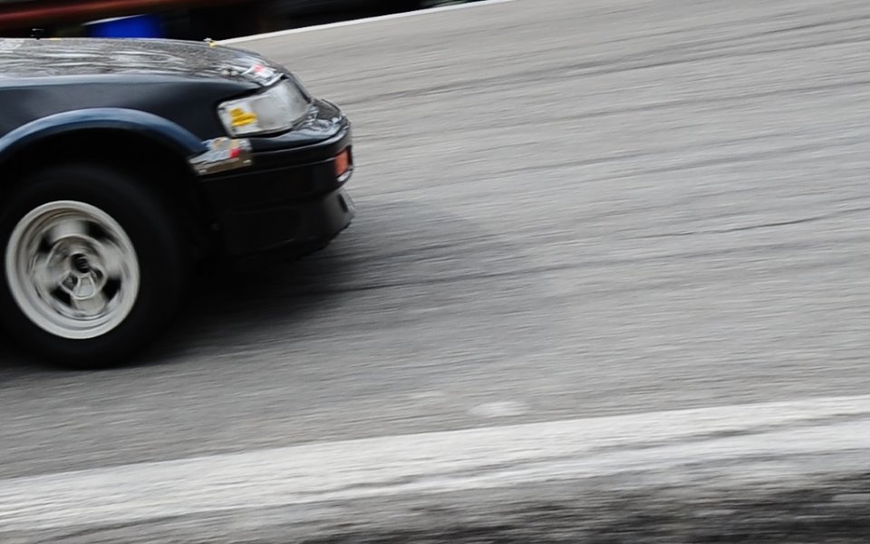 Автомобил се вряза в зрители на състезание в Швеция
