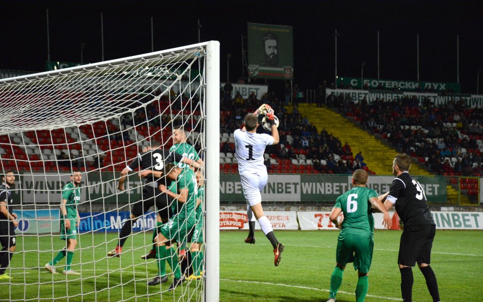 Витоша Бистрица и Ботев Враца ще приключат 30-ия кръг в