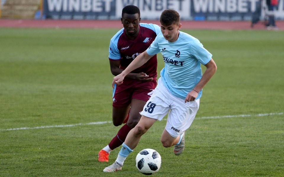 Септември приема Дунав в мач от 31-ия кръг на Група