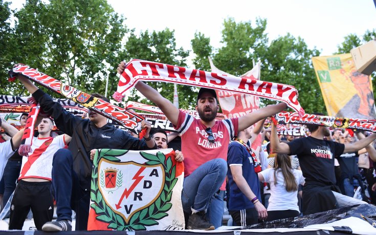 Фенове на Райо Валекано нападнаха президента на клуба