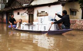  <p>Смъртоносни избори в Индонезия, стотици починали</p> 