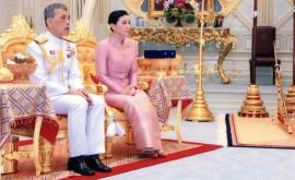  Крал Маха Ваджиралонгкорн и кралица Сутхида Ваджиралонгкорн На Аюдхя 