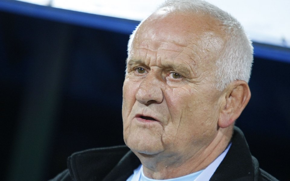 Опитният сръбски специалист Люпко Петрович е основен вариант за треньор