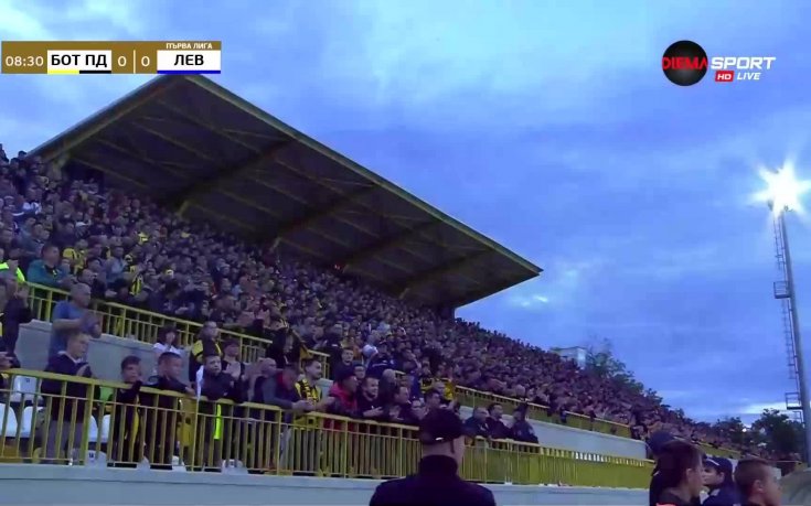 Аплаузи за №8 в осмата минута