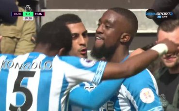 Отборът на Хъдърсфийлд изравни резултата за 1 1 на Манчестър Юнайтед