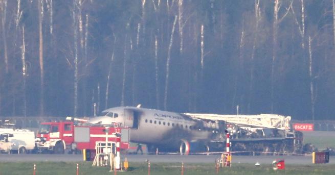 Свят Открити са черните кутии на самолета който се подпали