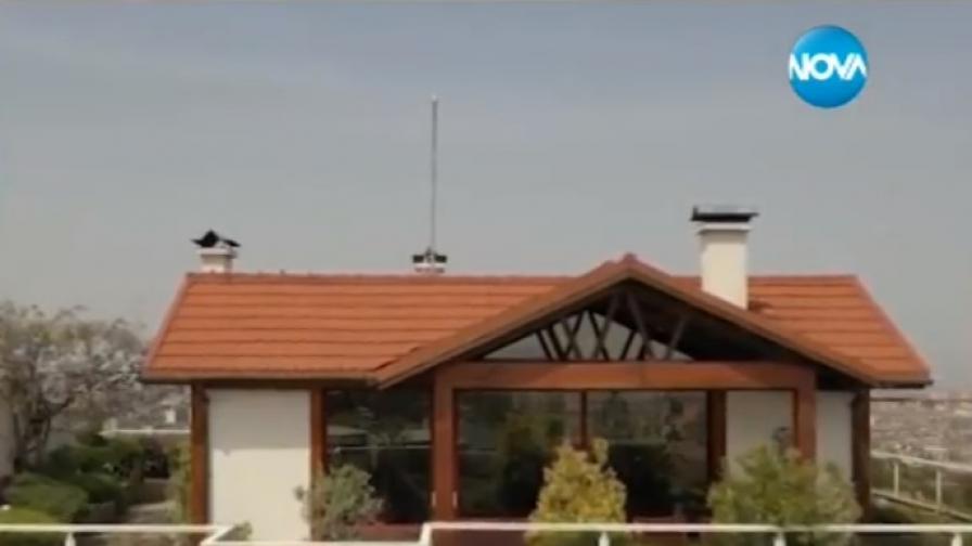 Къщите върху покриви - опасни ли са