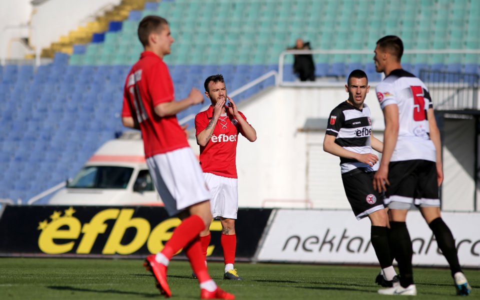 Пламнаха първите искри от нескритата вражда между ЦСКА и ЦСКА