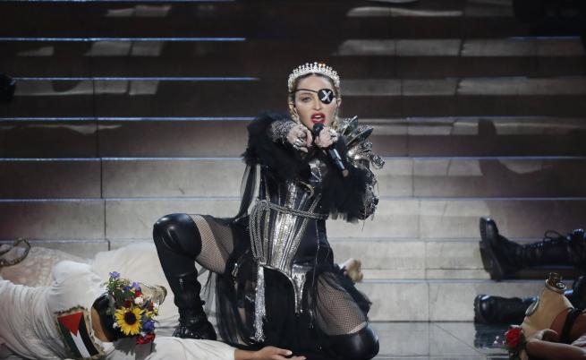 Мадона преправи гласа си и шокира всички