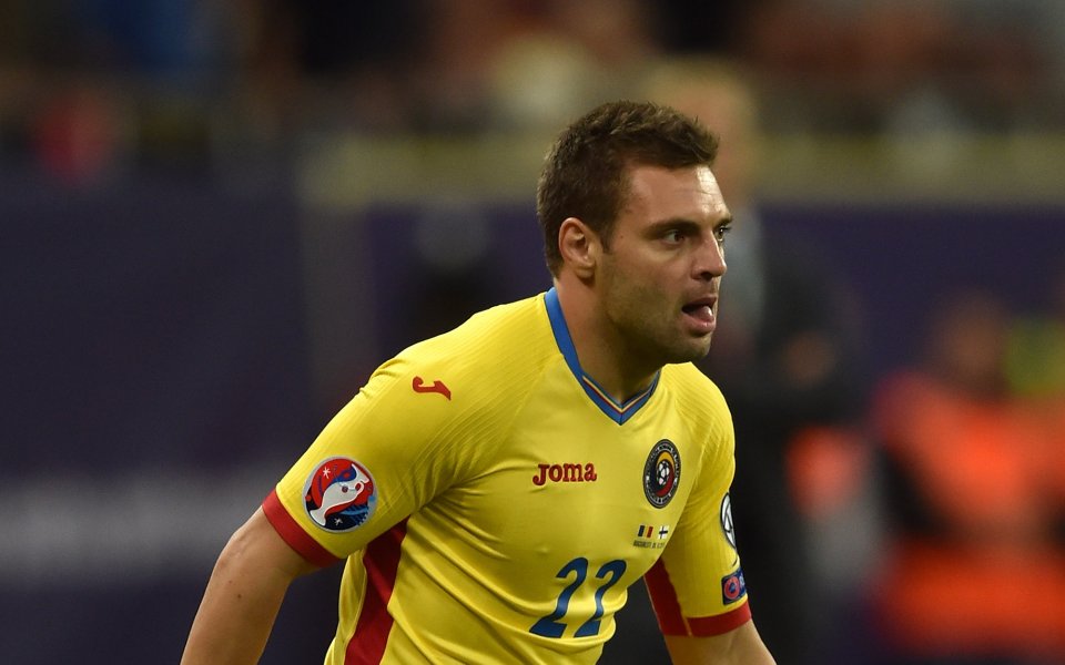 След като медиите в Англия написаха, че румънският национал Адриан