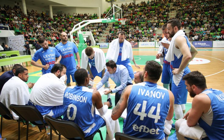 Левски Лукойл спечели 