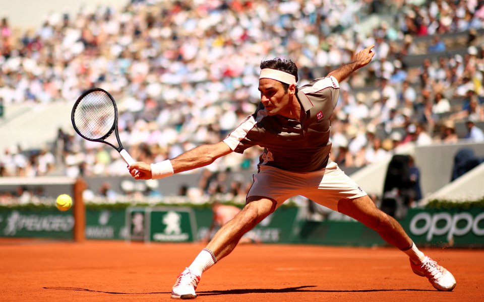 Шампионът през 2009 година Роджър Федерер достигна за 12-и път