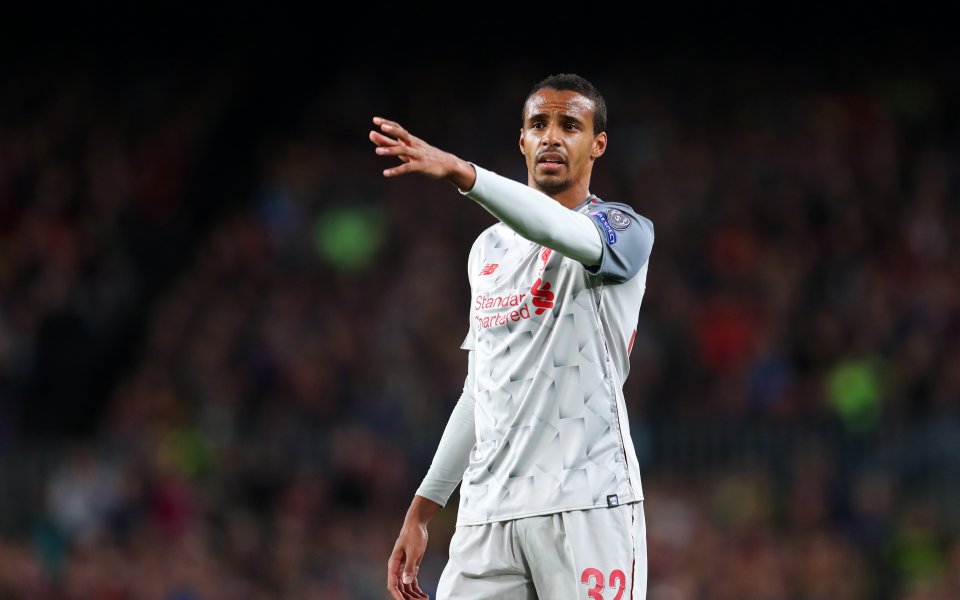 Защитникът Жоел Матип ще продължи договора си с Ливърпул и