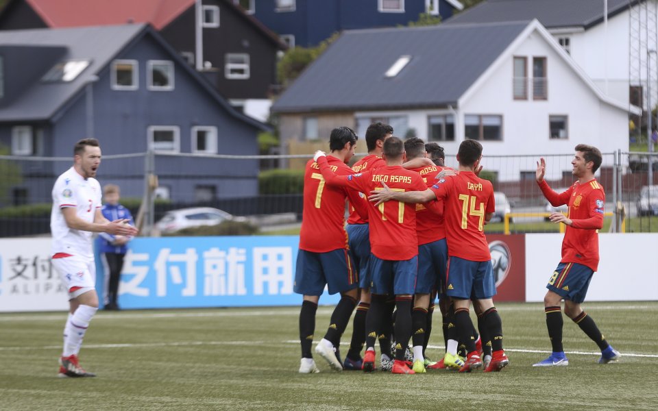 Испания и Швеция продължават надбягването в група &bdquo;F&ldquo; на европейските