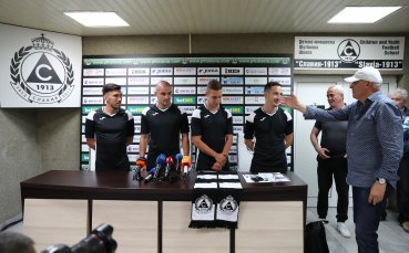 Славия представи новите си футболисти Емил Стоев Николай Дюлгеров Петър