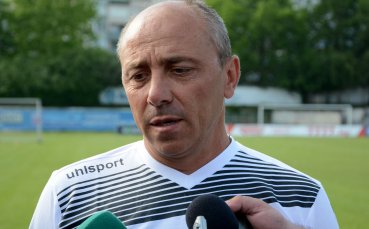 Старши треньорът на Черно море Илиан Илиев отново разясни ситуацията
