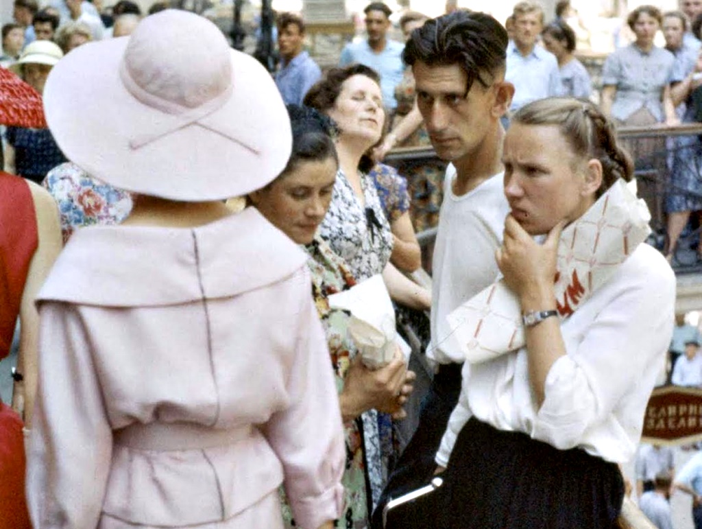 1959: Сблъсъкът на комунизма със западната мода