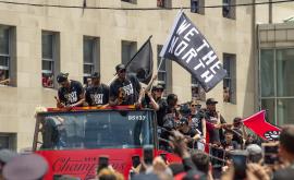  <p>Стрелба провокира суматоха в Торонто</p> 