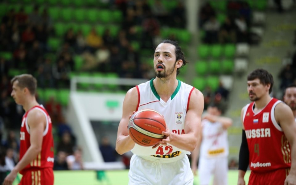 Американският баскетболист с български паспорт Джейсън Уошбърн отново ще играе