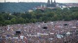  Защо се стигна до най-големия митинг след комунизма в Чехия 