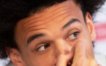 Атакуващият футболист на Манчестър Сити Лерой Сане продължава да бъде