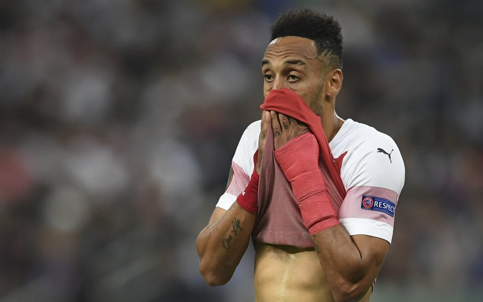 Нападателят на Арсенал Пиер-Емерик Обамеянг може да се премести в