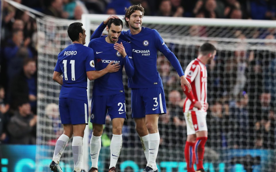 Бранителите Маркос Алонсо и Давиде Дзапакоста са пожелали да напуснат