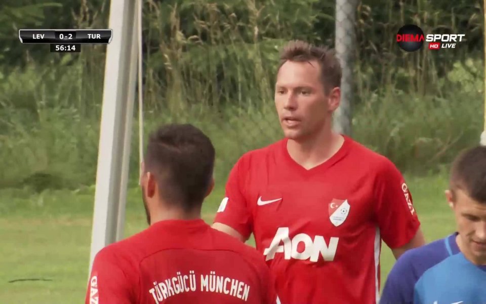 Червените продължиха с натиска към вратата на Ники Михайлов и