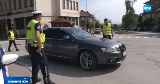 България Полицаите на протест заради заплащането Маринов Промяна догодина Те