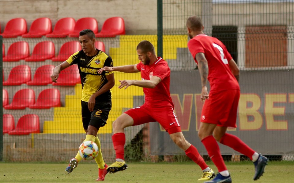 Ботев Пловдив победи Царско село с 3:1 в контрола, която