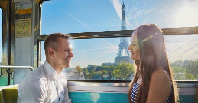 Любопитно Красивите лица на Парижкото метро - истории разказани в