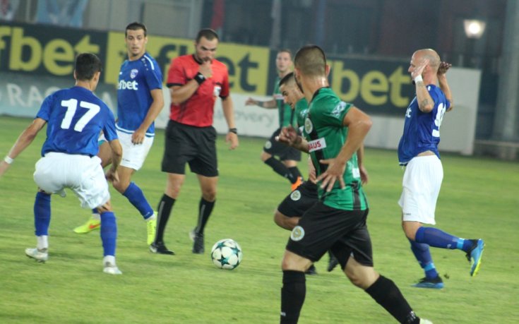 Нефтохимик пречупи Спартак Варна в морско дерби от Втора лига