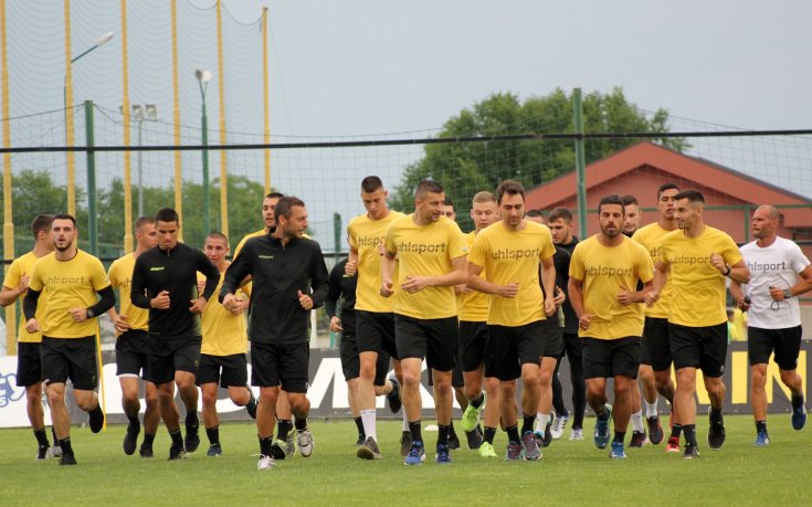 Треньорът на Ботев Пд вдигна мерника на Карачанаков