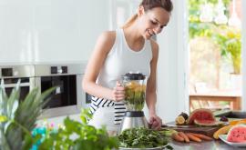  <p><strong>Перфектната лятна закуска</strong> и 5 аргументи за какво би трябвало да закусвате</p> 