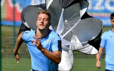 Отборът на Манчестър Юнайтед постигна споразумение за халфа на Лацио
